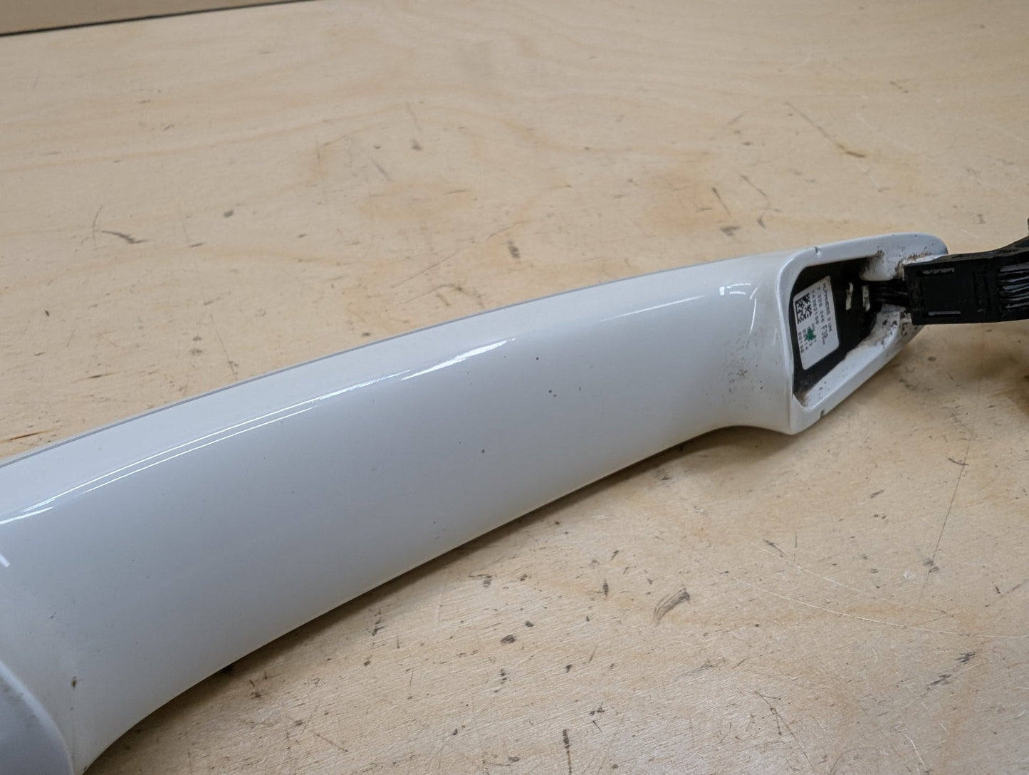 OEM BMW F23 F30 F32 F80 F82 M3 Right Passenger Door Handle COMFORT ACCESS White