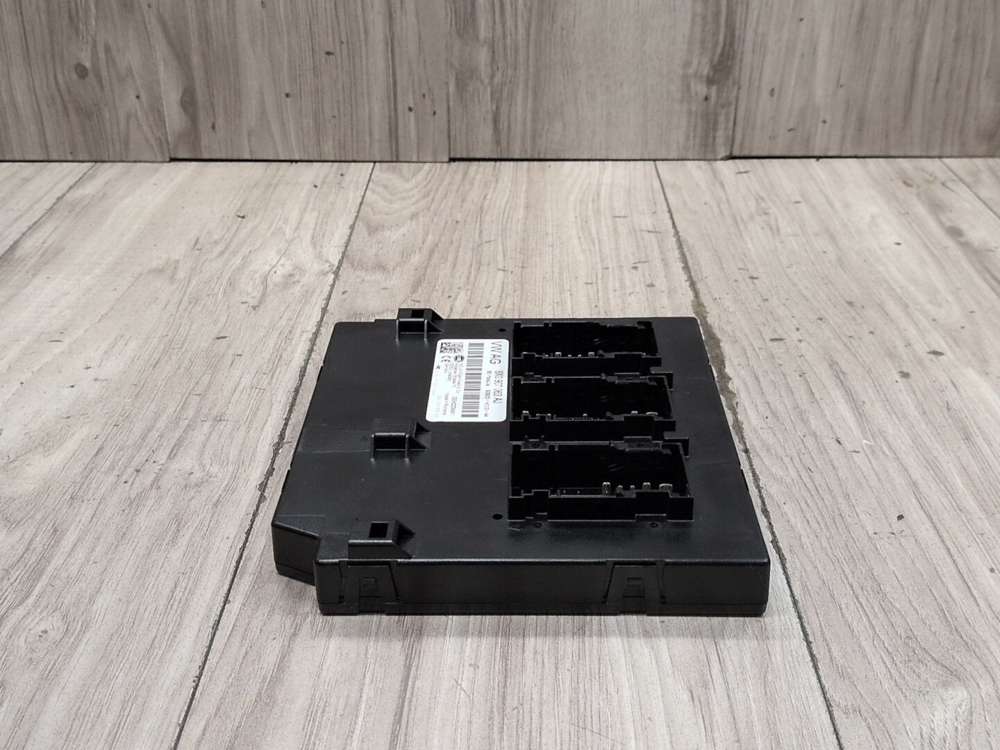 2015-2018 Audi Q3 8U BCM Body Control Module 8X0907063AJ
