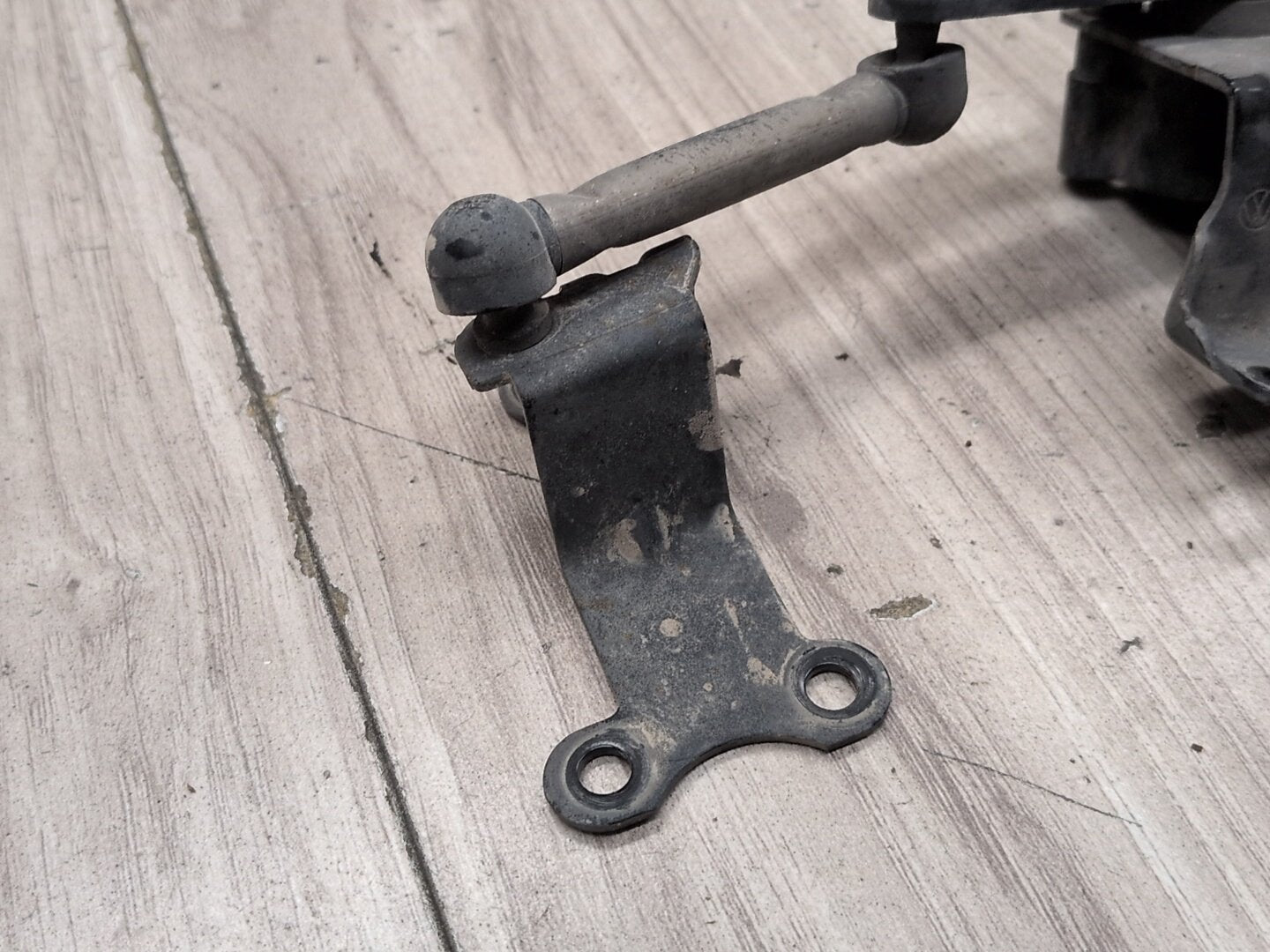 2015-2018 Audi Q3 8U Suspension Height Level Sensor 1K0941273M