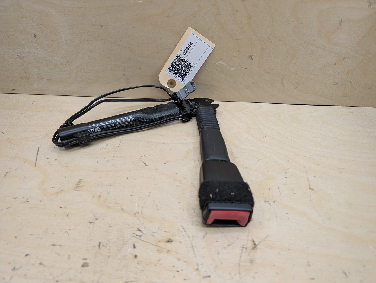 OEM BMW E82 E84 E88 E89 E90 E92 Front Left Driver Seat Belt Buckle Tensioner