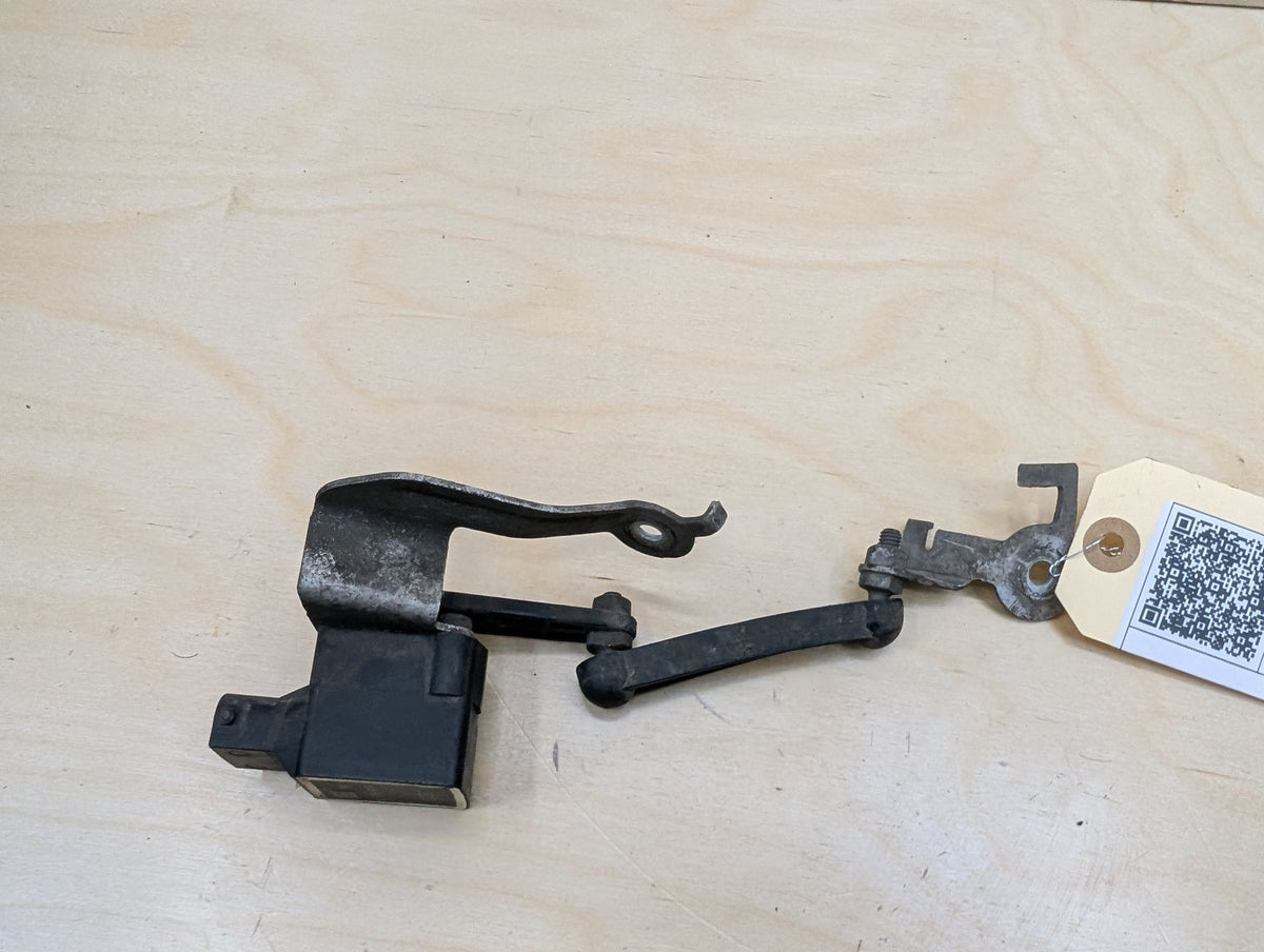 2007-2013 BMW 328i E93 Suspension Height Level Sensor 6778809 OEM