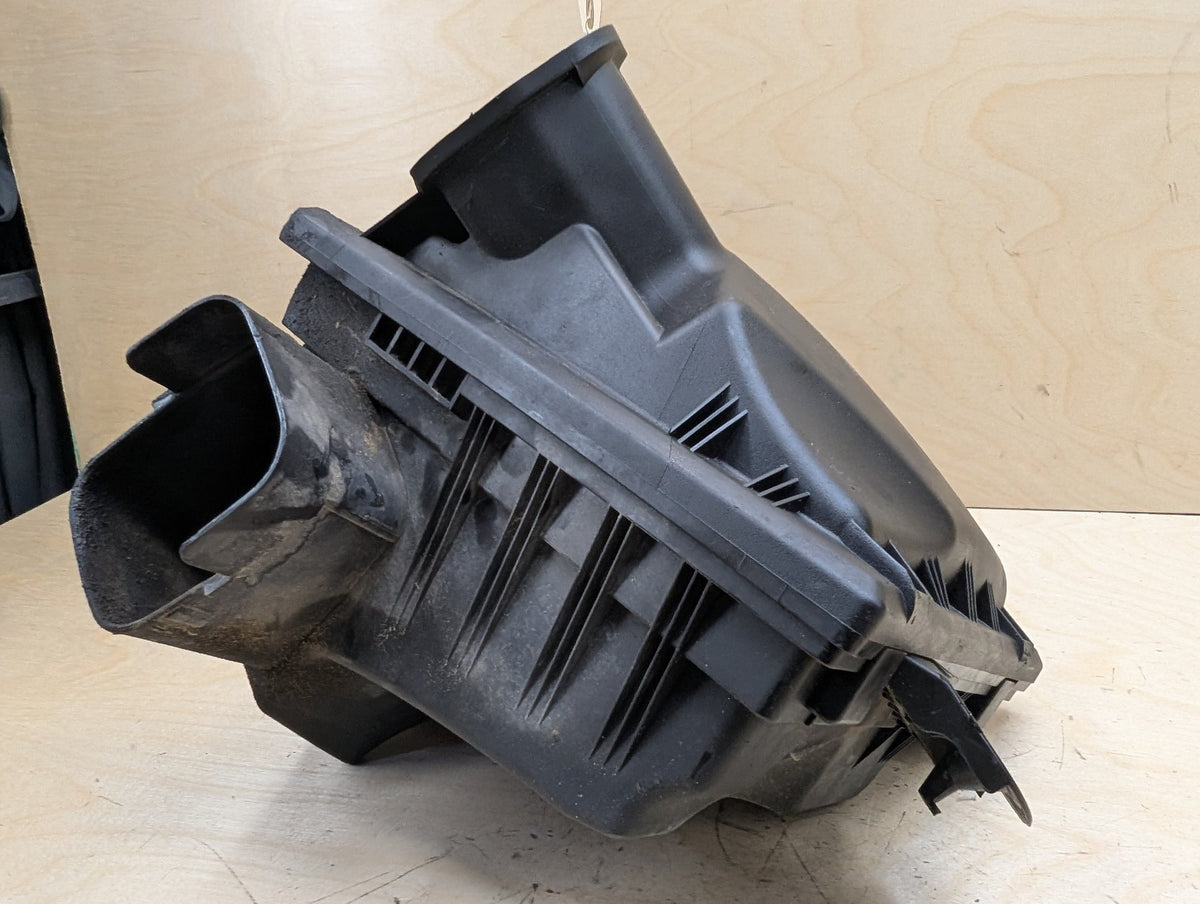 OEM BMW F22 F23 F30 F32 F33 F36 Engine N55 Air Box Filter Cleaner Intake Housing