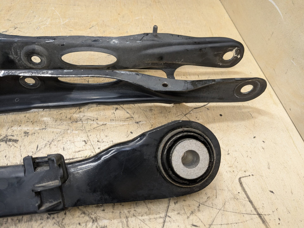 2016-2019 BMW 740i G12 Rear Left Driver Control Arms SET 6861125