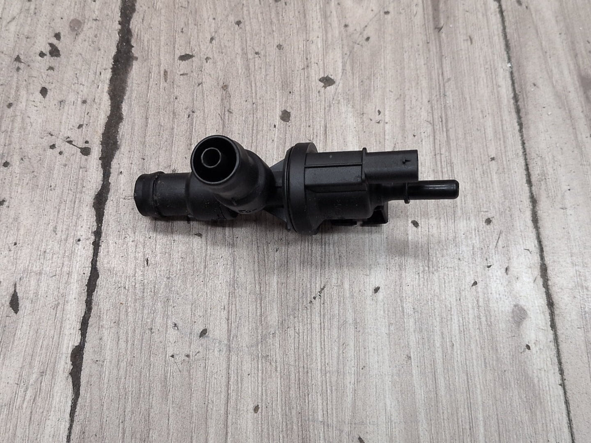 OEM BMW F22 F30 F32 G01 G05 G12 G20 G30 Fuel Tank Vapor Breather Valve B46 B58