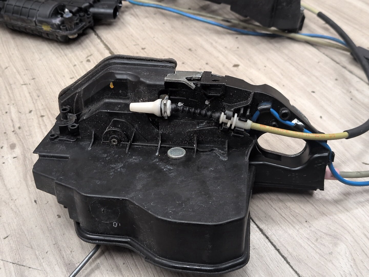 2012-2018 BMW M6 F06 Rear Left Driver Door Latch Lock Actuator w/ Soft Close 7276321