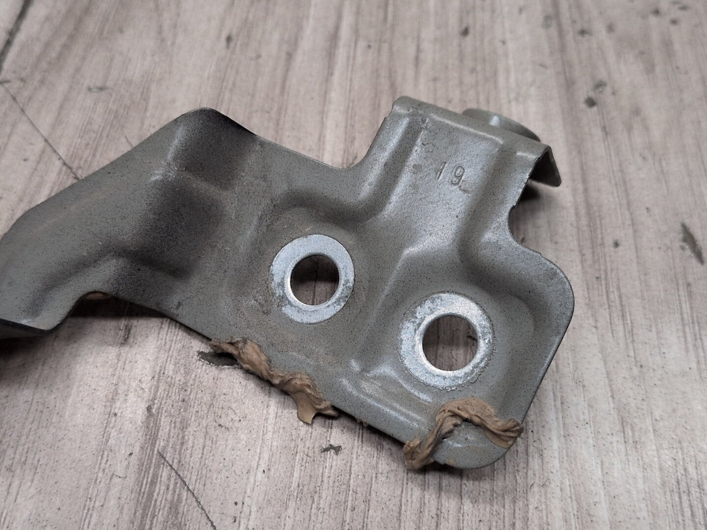 17-23 OEM BMW F90 G30 530 540 M550 M5 Front Right Passenger Fender Bracket SET