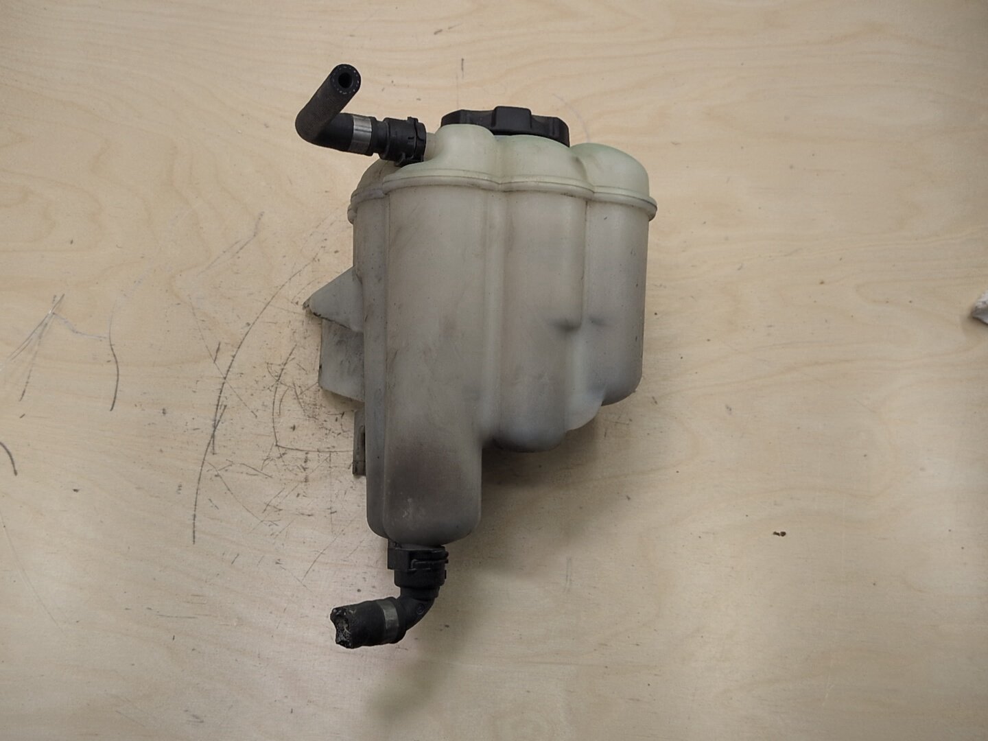 2015-2019 BMW X6 F16 Coolant Expansion Tank Reservoir 8630170