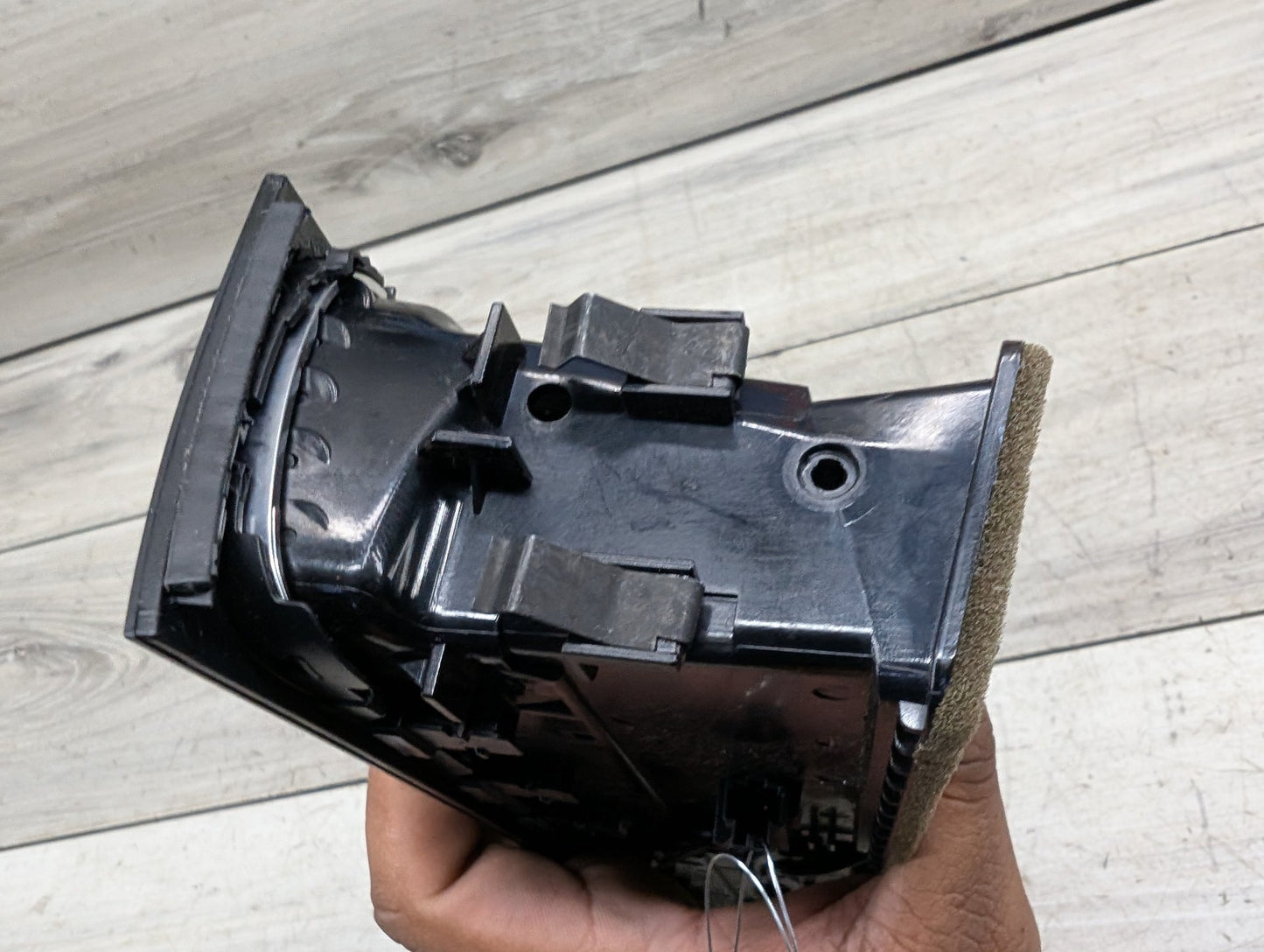 2008 - 2017 Audi S5 8T Dashboard Dash Board Middle Center Air Vent 8T1820951E