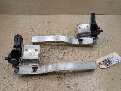 2010-2017 BMW 535i GT xDrive F07 Cooling Radiator Brackets SET 7186513 OEM