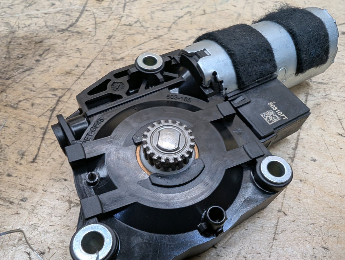 2019-2026 BMW 330i G20 Sunroof Sun Roof Glass Motor 7424804 OEM