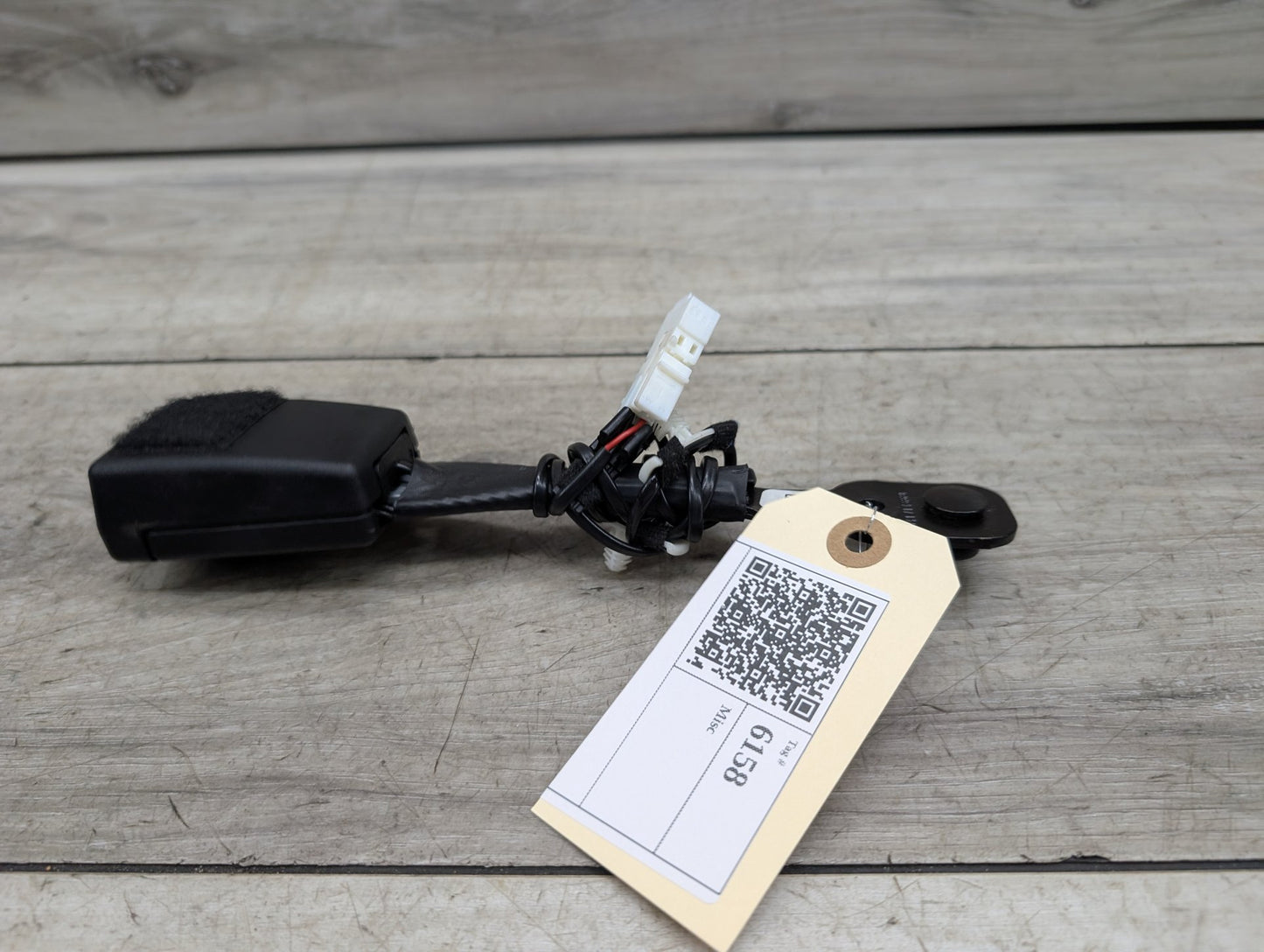 OEM BMW F90 G11 G12 G30 530 540 M550 750 M5 Front Left or Right Seatbelt Buckle