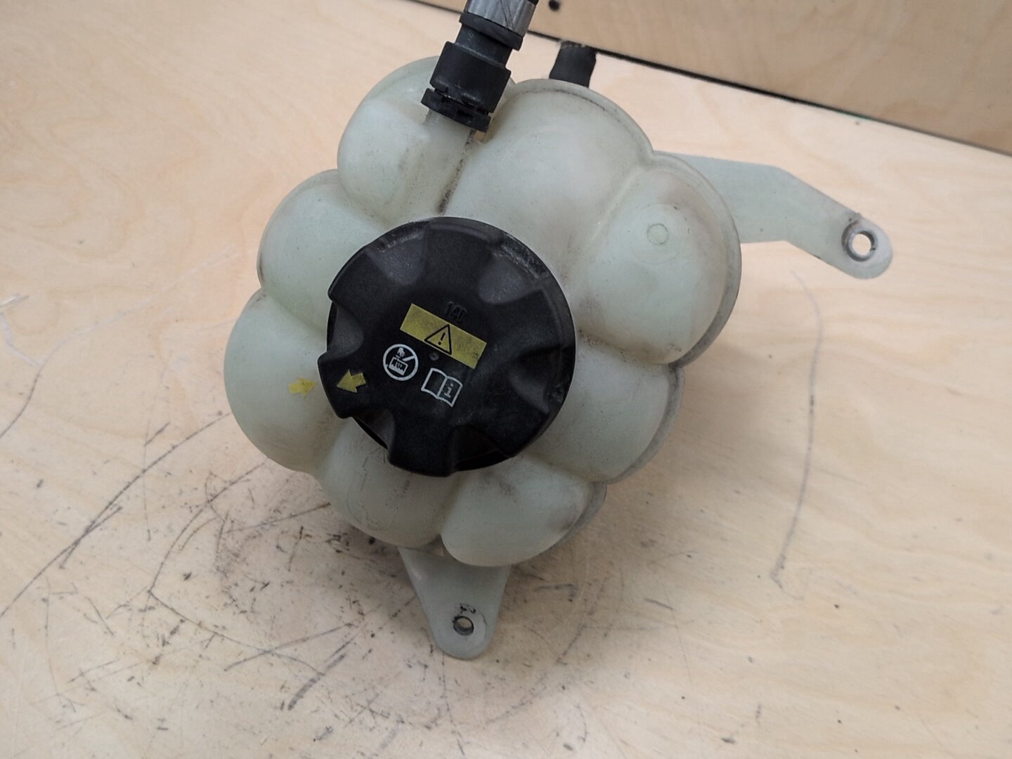 2015-2019 BMW X6 F16 Coolant Expansion Tank Reservoir 8630170