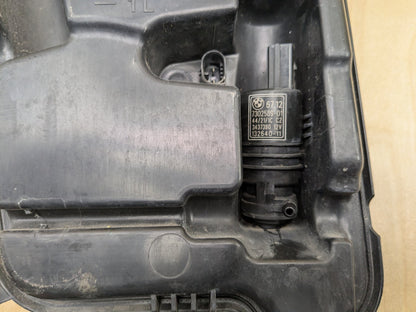 OEM BMW G12 G30 540 M550 750 M760 Windshield Wiper Washer Reservoir Tank Pump