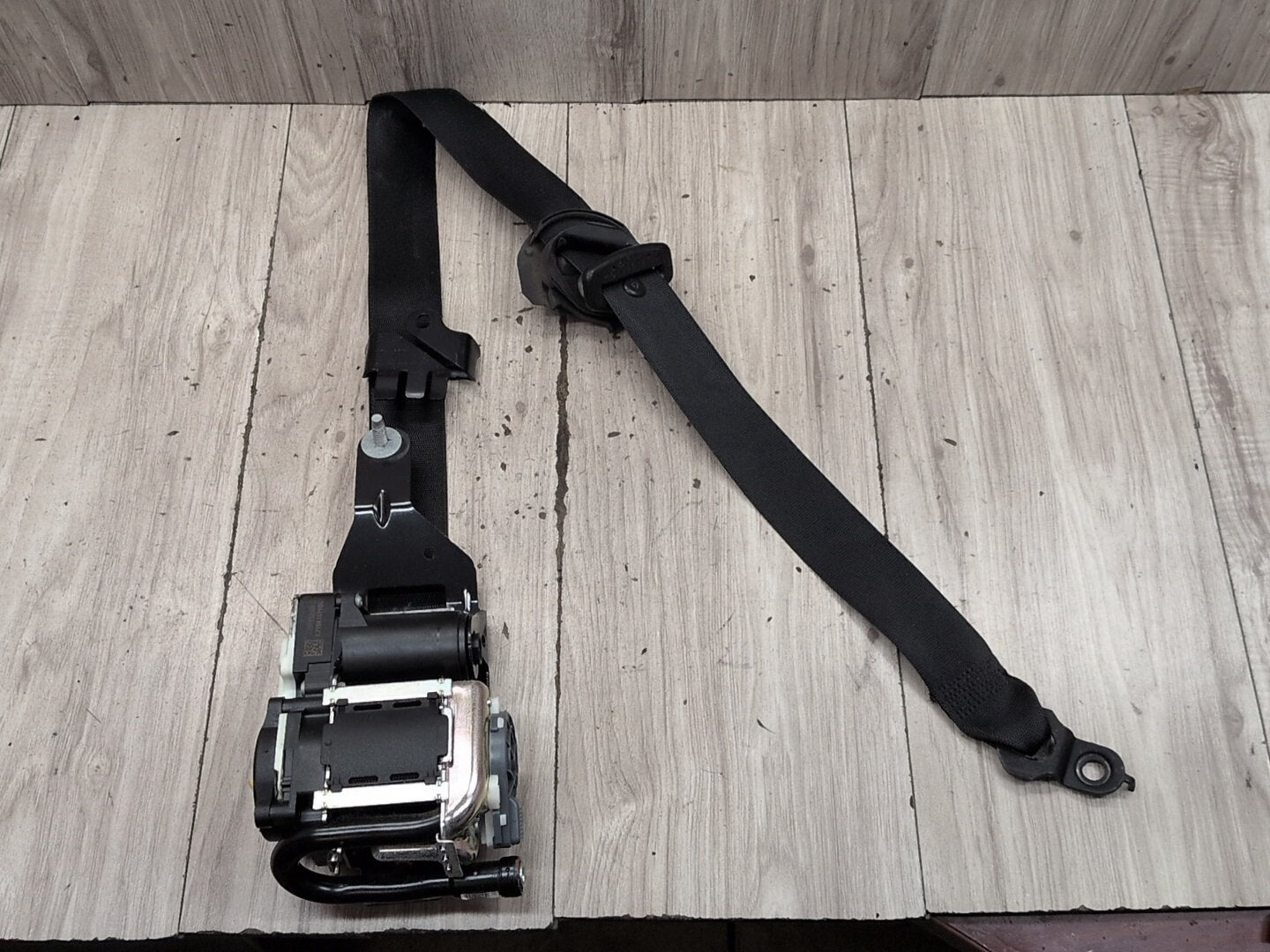 2009-2012 Mercedes-Benz E550 W212 Front Left Driver Seatbelt Seat Belt Retractor 620048200 OEM