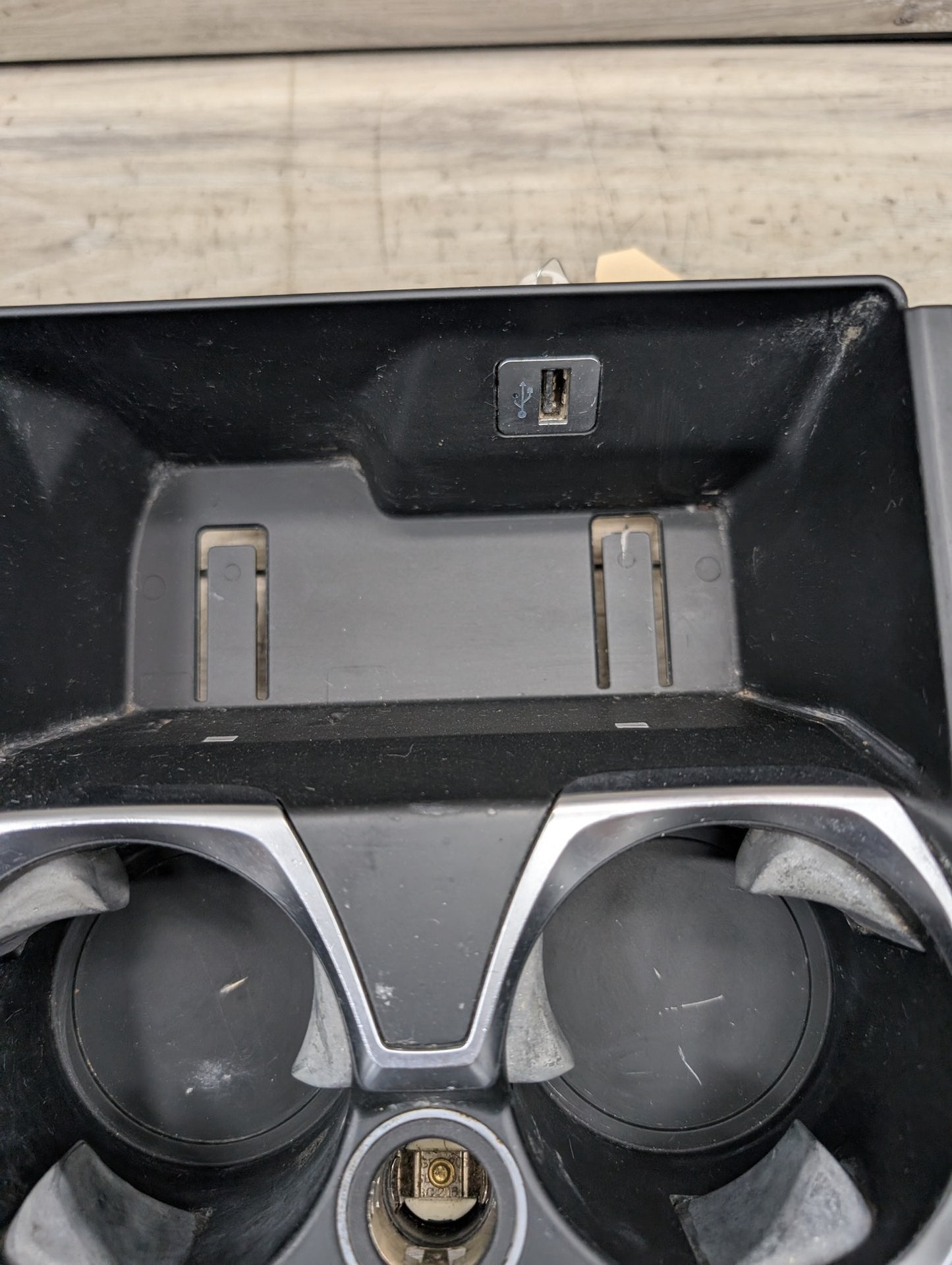 16-19 OEM BMW G11 G12 740 750 M760 Center Console Cup Holder USB Charging Port