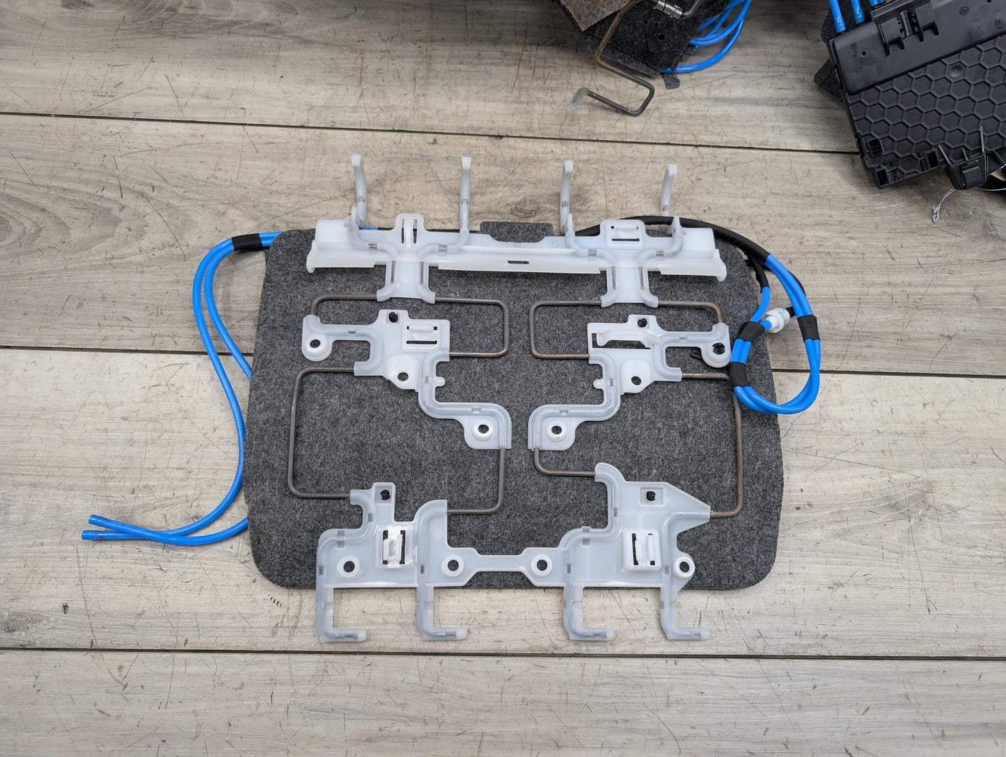 2021 BMW X5 G05- Front Right Passenger Side Seat Lumbar Support Mat PN: 9459152