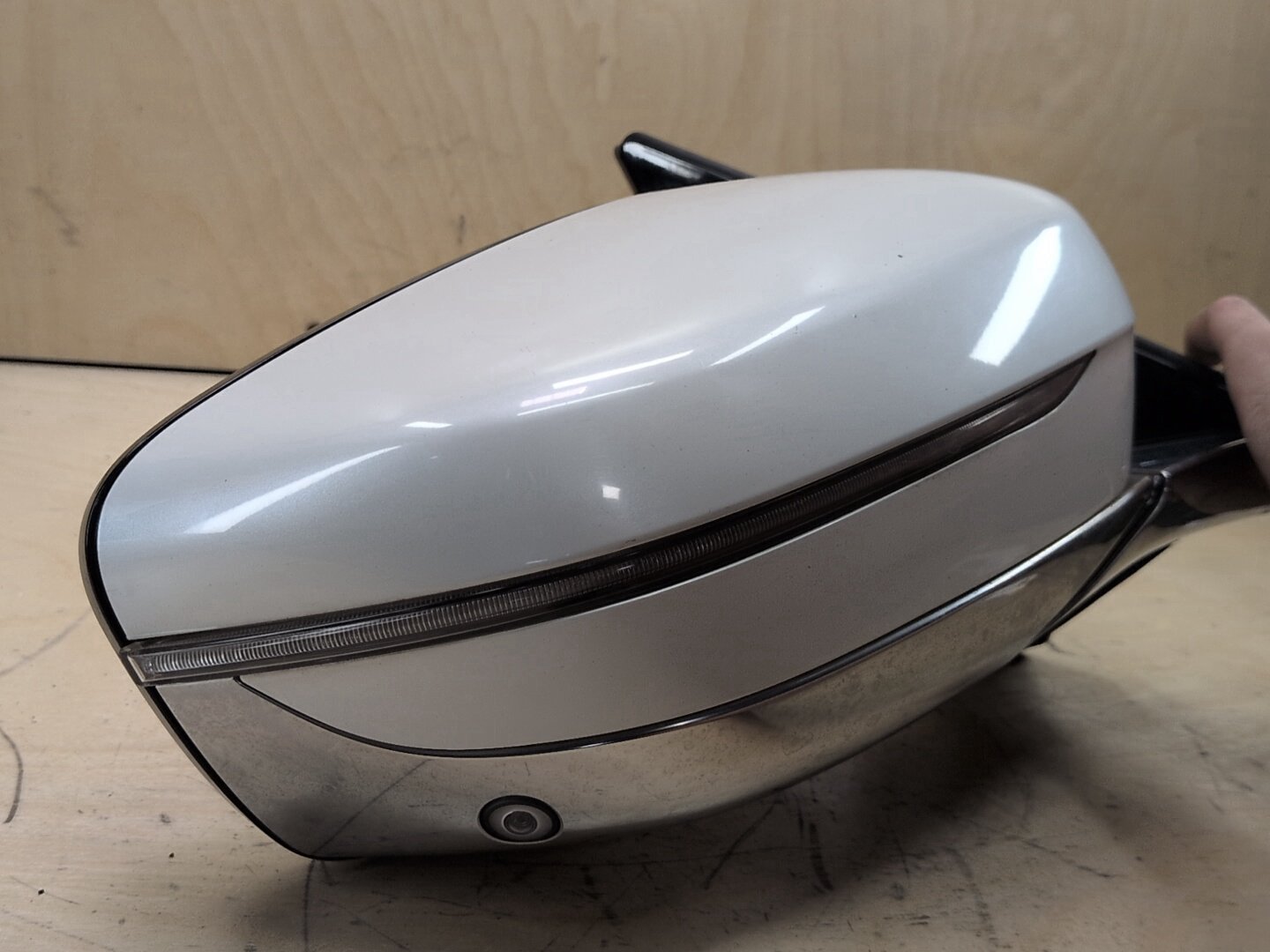 16-22 OEM BMW G12 740 Front Right Passenger Side Mirror Heated w/ Camera White A96