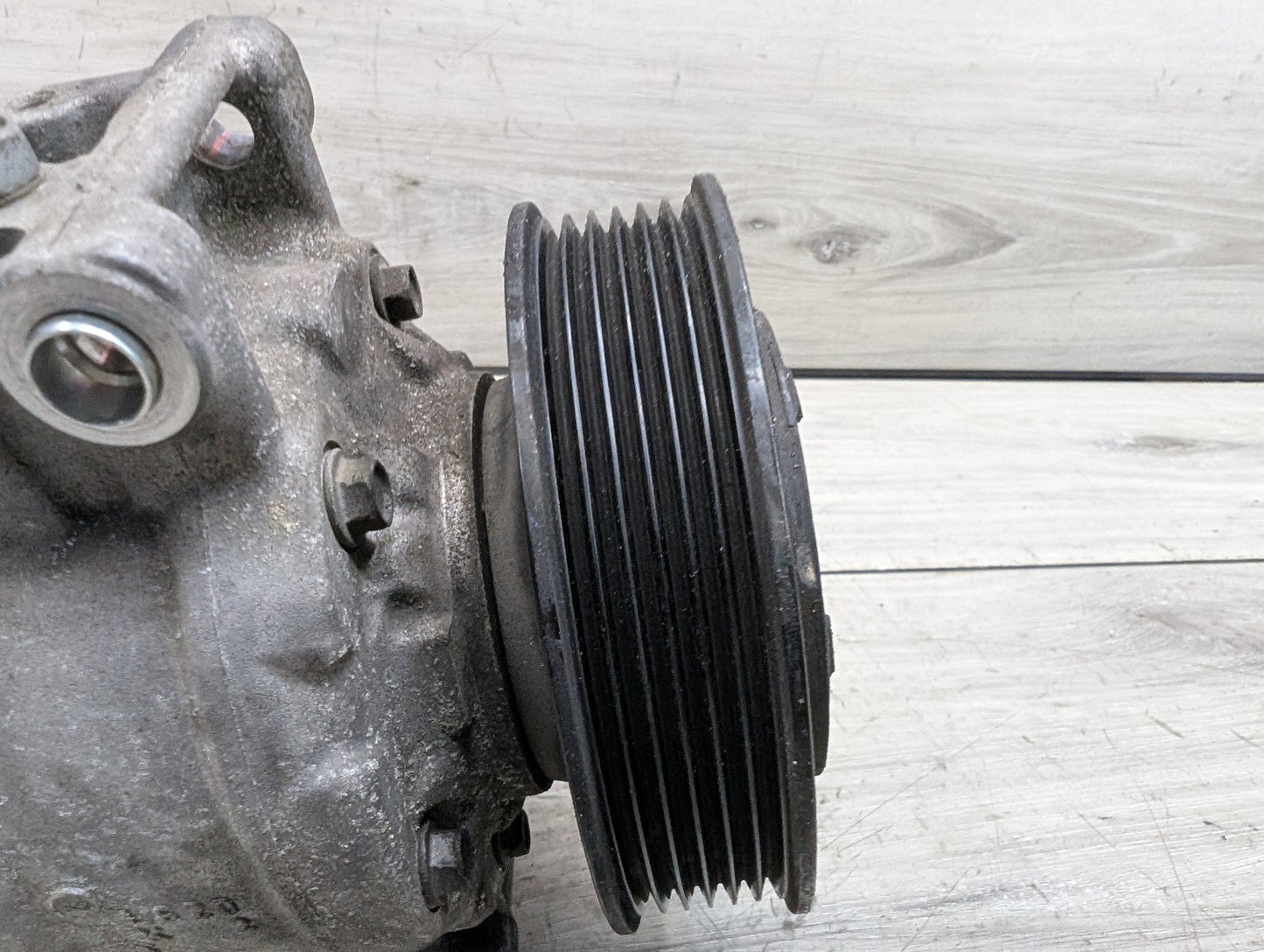 2009 - 2017 Audi Q5 8R Air Suspension Compressor Pump 8T0260805E EA888