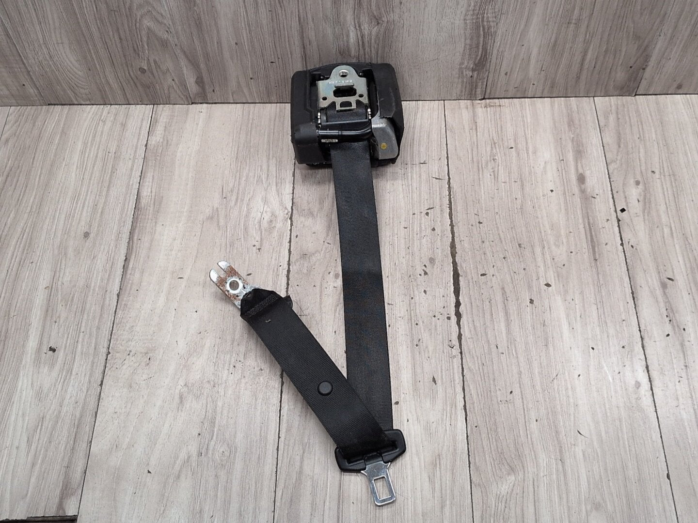 2010-2016 Audi S4 B8 Rear Left or Right Seatbelt Seat Belt Retractor 8T0857805N OEM