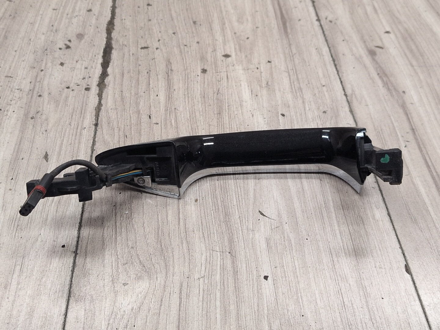 2009-2012 Mercedes-Benz E550 W212 Front or Rear Left Driver Exterior Door Handle w/ Comfort Access OEM