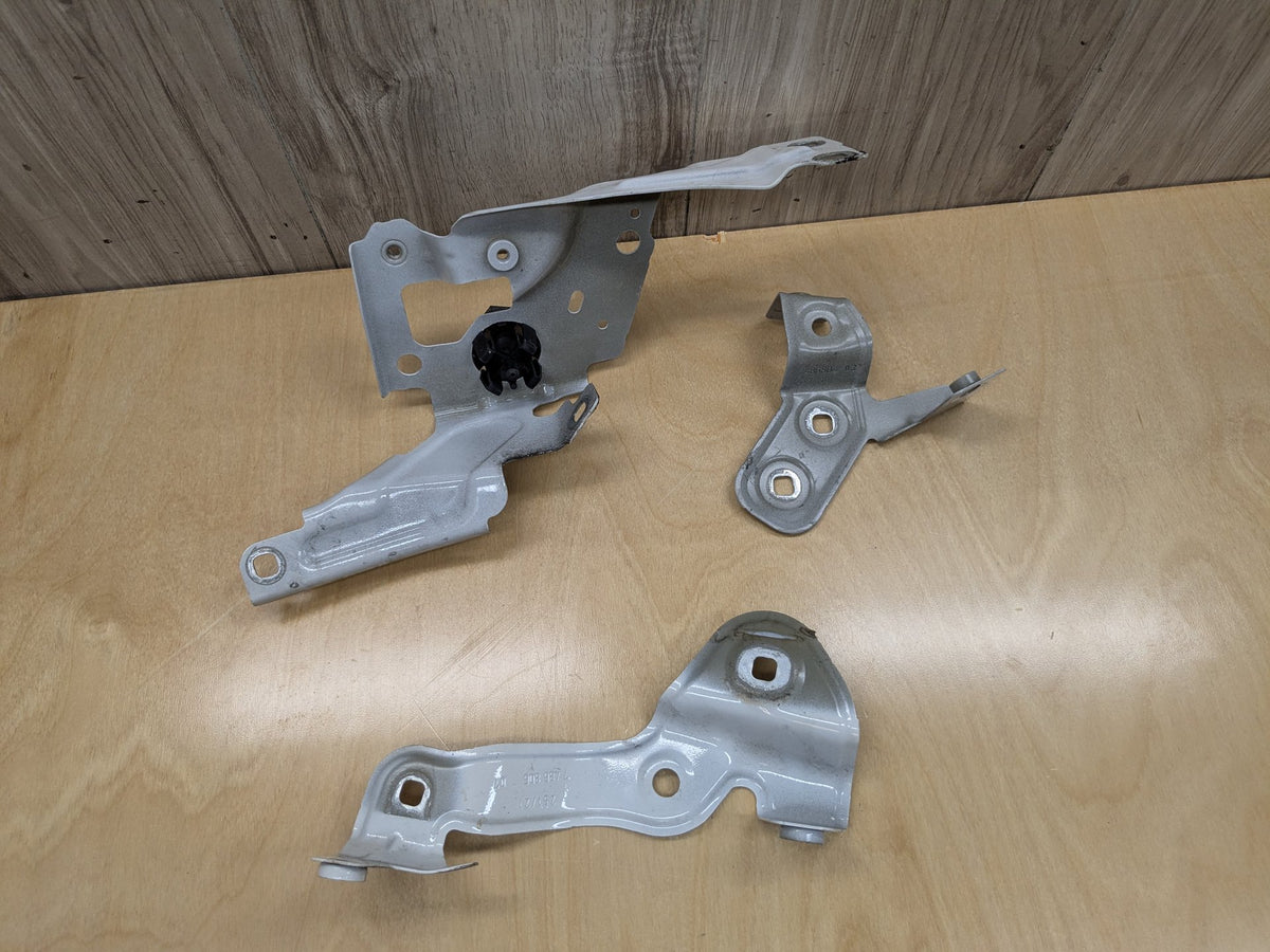 2022-2026 BMW 430i G26 Front Right Passenger Fender Brackets SET 7486804 OEM