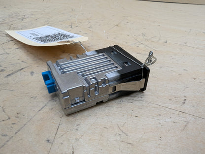OEM BMW F48 F97 G01 G12 G20 G26 G30 USB Type C Socket Charger Port Connector