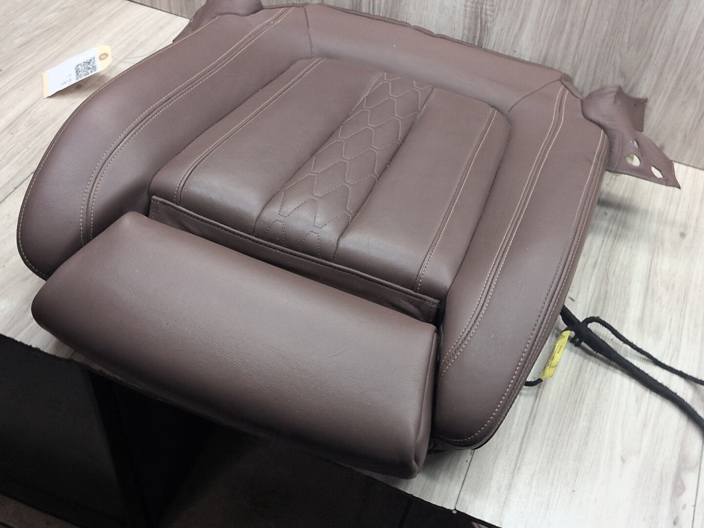 19-25 OEM BMW G05 G06 G07 X5 Front Driver / Passenger Lower Seat Cushion 8493240