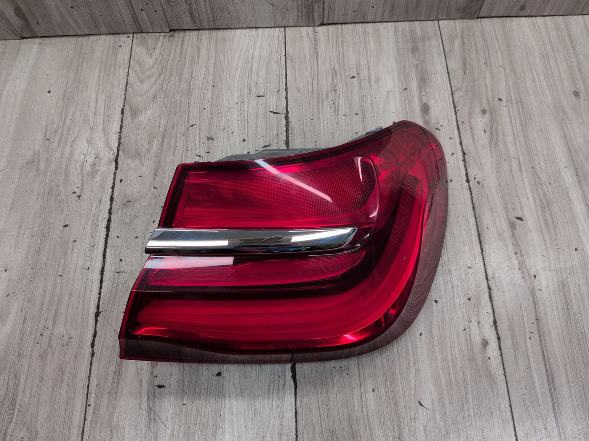 16-19 OEM BMW G11 G12 740 750 M760 B7 Rear Right Passenger Outer LED Tail Light