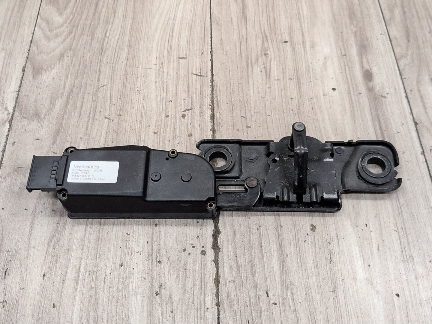 2015-2018 Audi Q3 8U Lower Liftgate Tailgate Lock Latch Actuator 4F9827383H