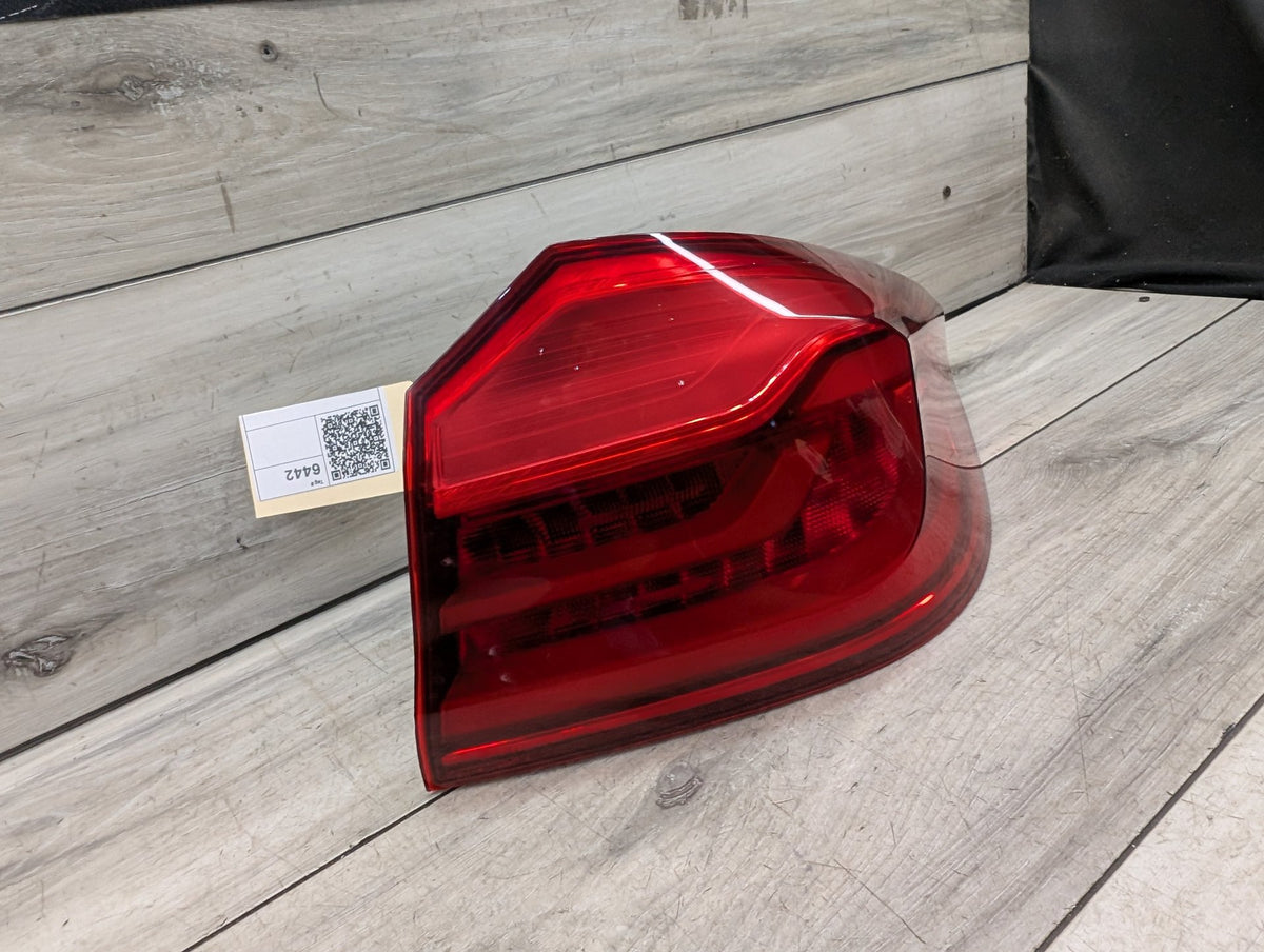 17-20 OEM BMW F90 G30 530 540 M550 M5 Rear Passenger Side Outer Tail Light