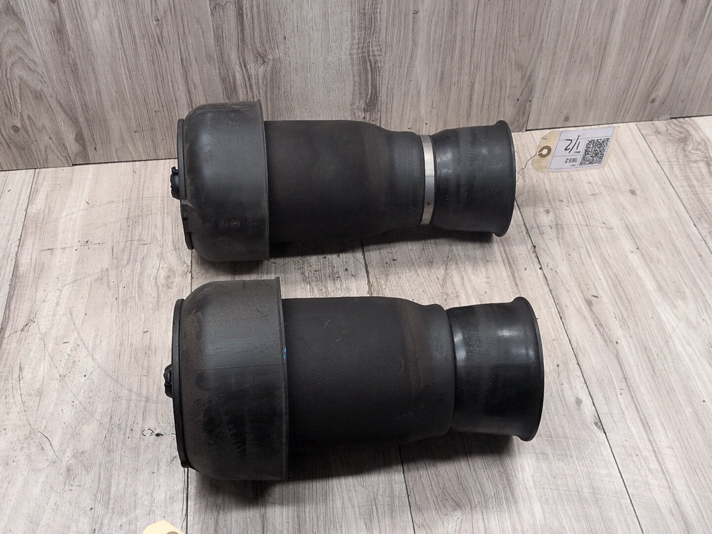2014 - 2018 BMW X5 F85 Rear Left Right Air Suspension Pneumatic Air Bag Springs SET 7850225 S63B44T2