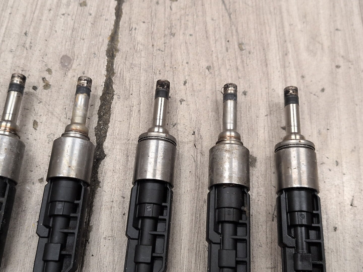 2017-2023 BMW M550i G30 Engine Motor Fuel Injector SET 8638255