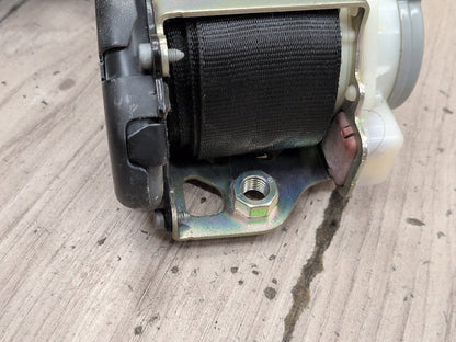 2015-2018 Audi Q3 8U Front Left Driver Seatbelt Seat Belt Retractor 8U0857705F