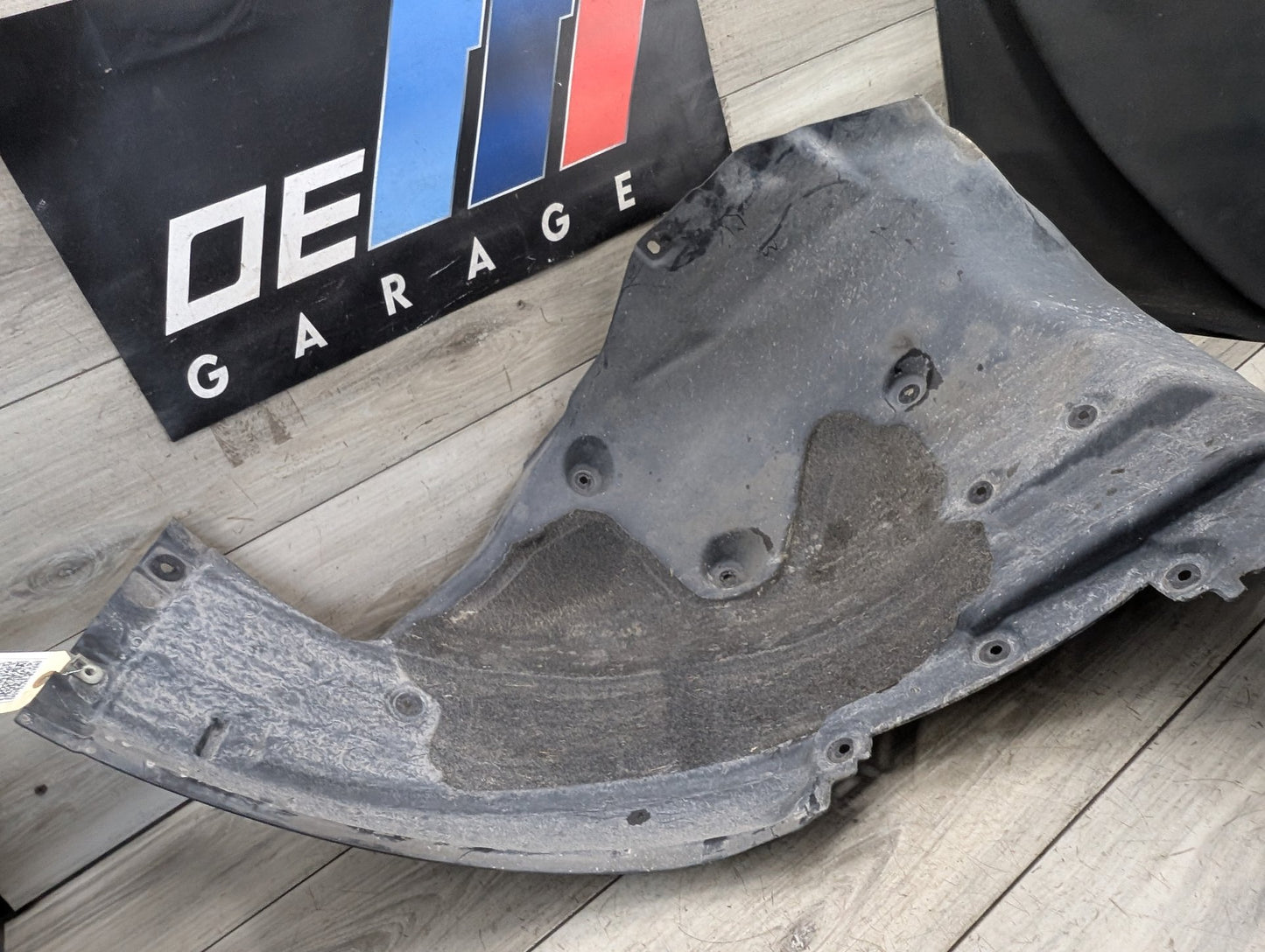 2016-2022 BMW 750Li G12 Front Right Passenger Wheel Fender Liner Splash Guard 7340202