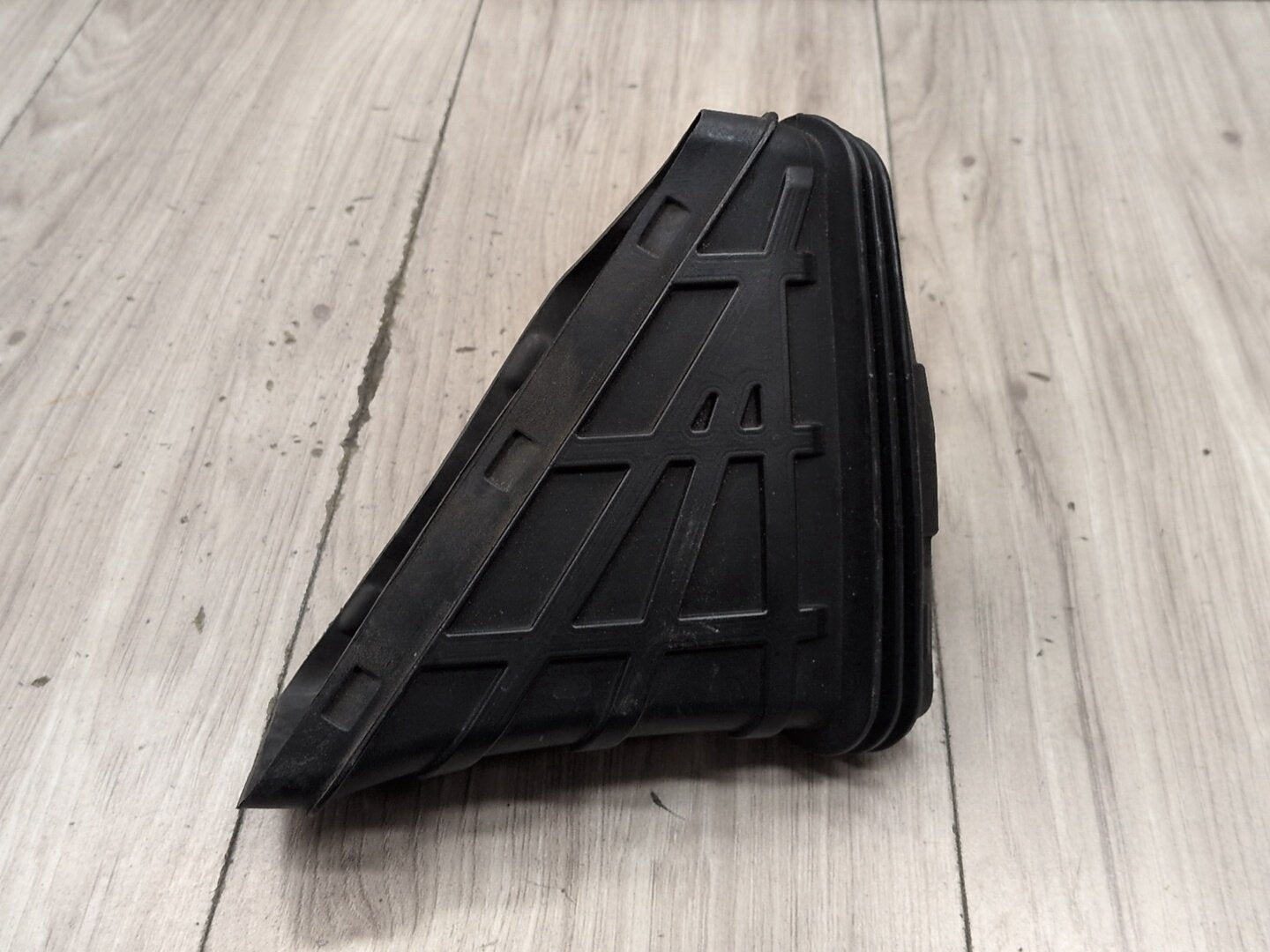 2008-2017 Audi S5 8T Front AC Cover Air Intake Duct 8K1820153A