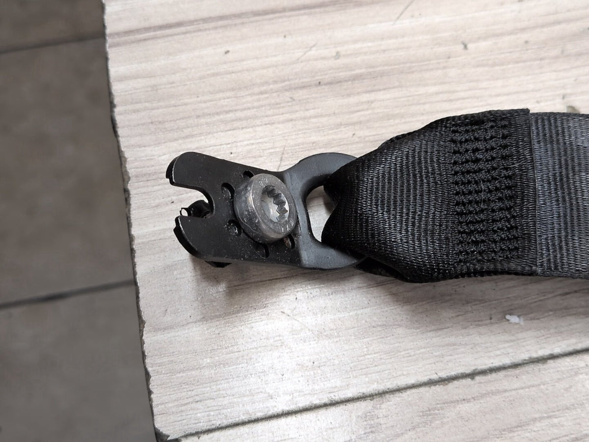 2015-2018 Audi Q3 8U Rear Left or Right Seatbelt Seat Belt Retractor 8U0857805A