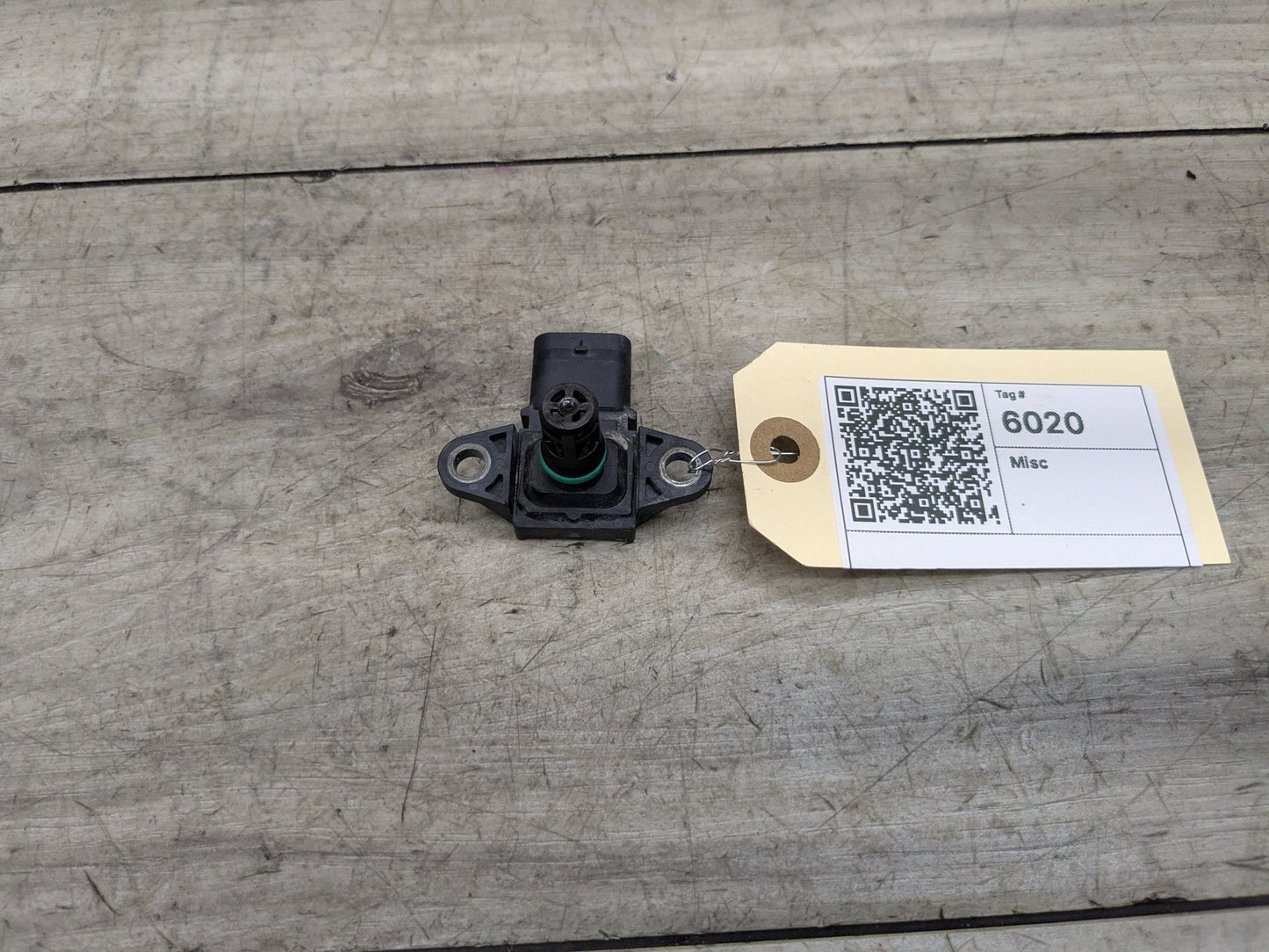 2016-2022 BMW 750Li G12 Manifold Absolute Pressure (MAP) Sensor 7599042