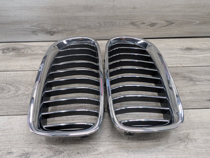 2011 - 2016 BMW 528i F10 Front Left Right Upper Bumper Cover Kidney Grilles SET 7412324 N20B20O0