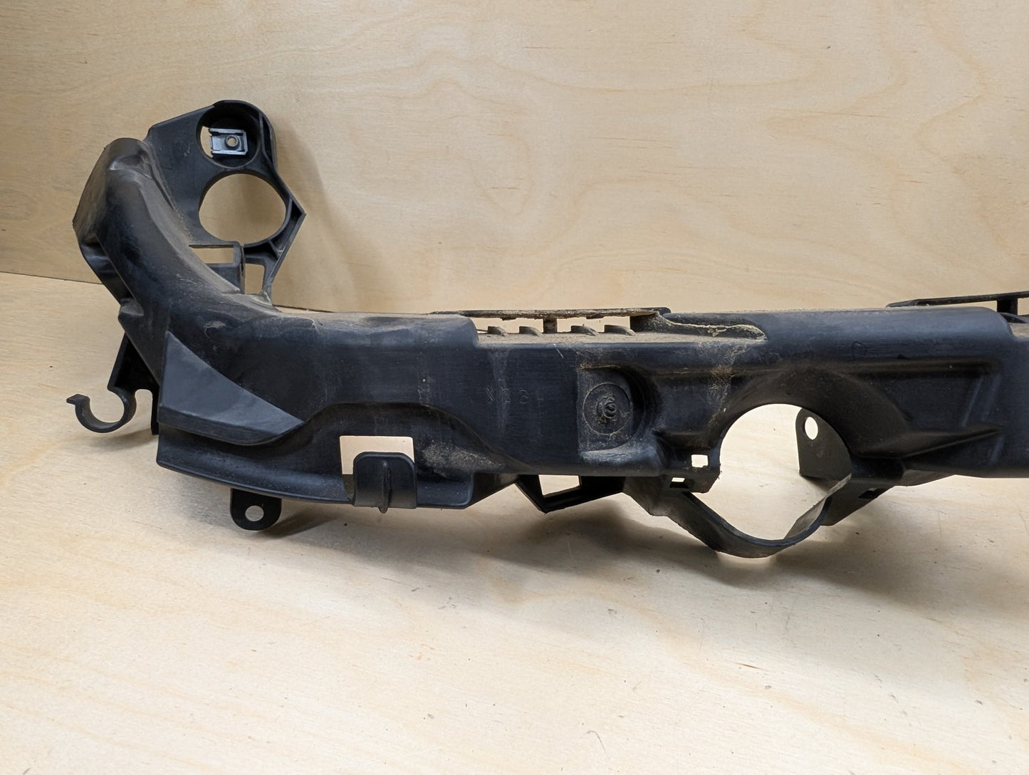 07-10 OEM BMW E92 E93 328 335 Right Passenger Headlight Bracket Carrier Mount
