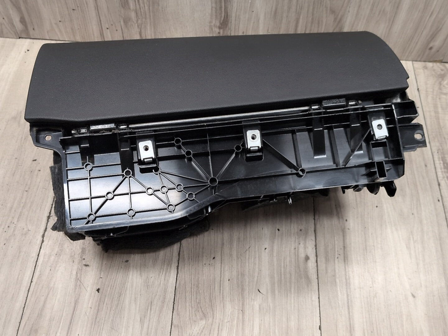 2009-2012 Mercedes-Benz E550 W212 Dashboard Dash Board Panel Glove Box Assemly A2126800091 OEM