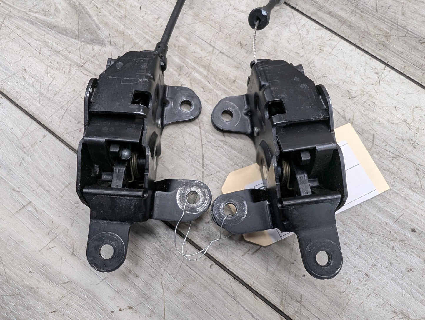 2007 - 2013 BMW X5 E70 Lower Liftgate Tailgate Lock Latch Actuator SET 7162147 N62B48B