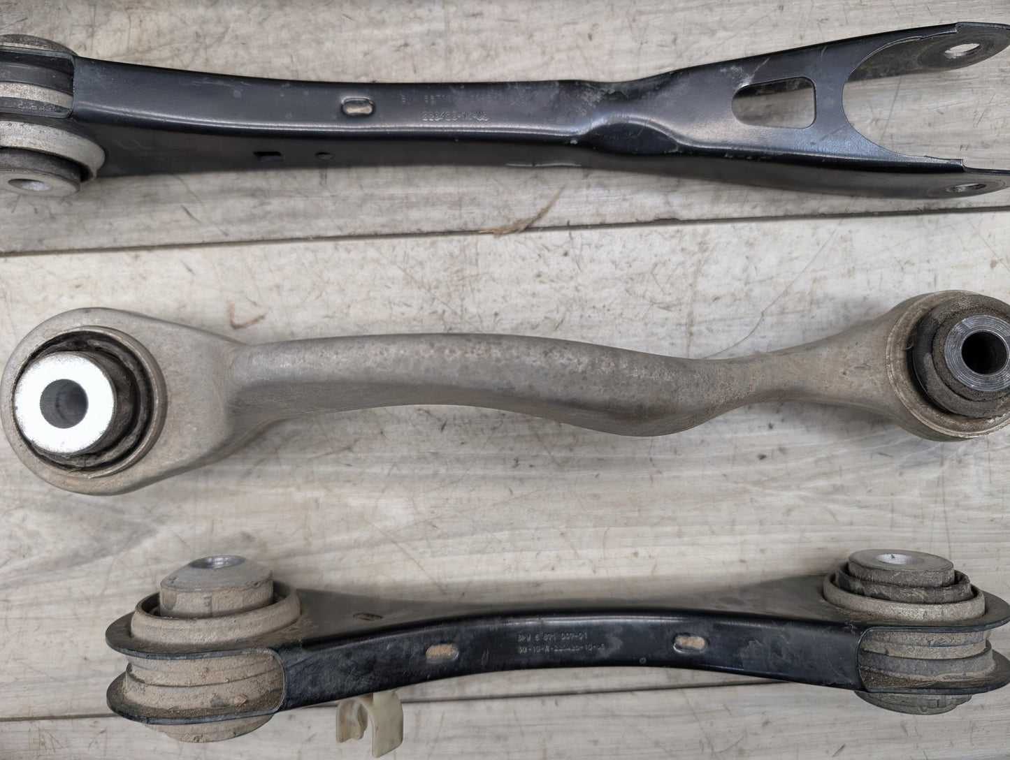 2018 - 2024 BMW X3 G01 Rear Left Driver Control Arms SET 6871011 B46B20O1