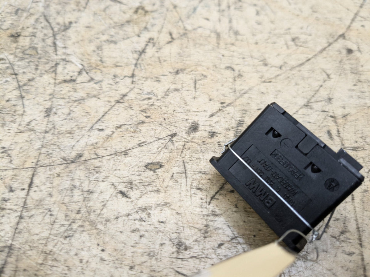 2007-2013 BMW 335i E92 AUX/ USB Charger Port Socket 6930561 OEM
