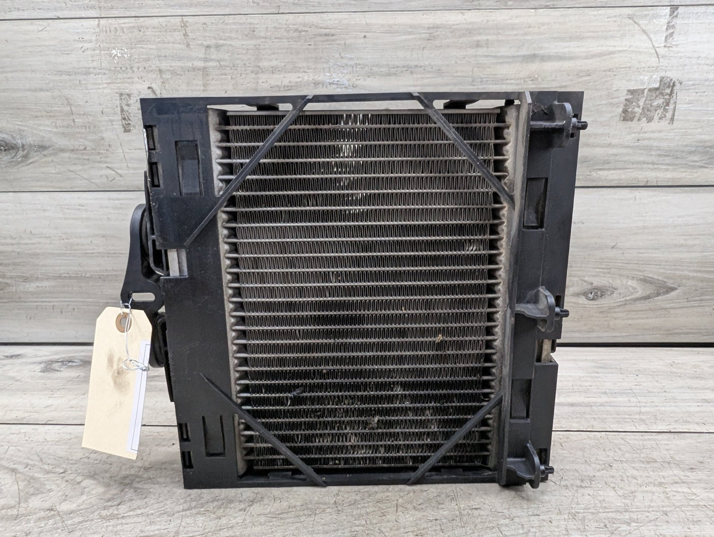 OEM BMW F02 F06 F10 F12 F13 535 550 Front Left Driver Auxiliary Coolant Radiator