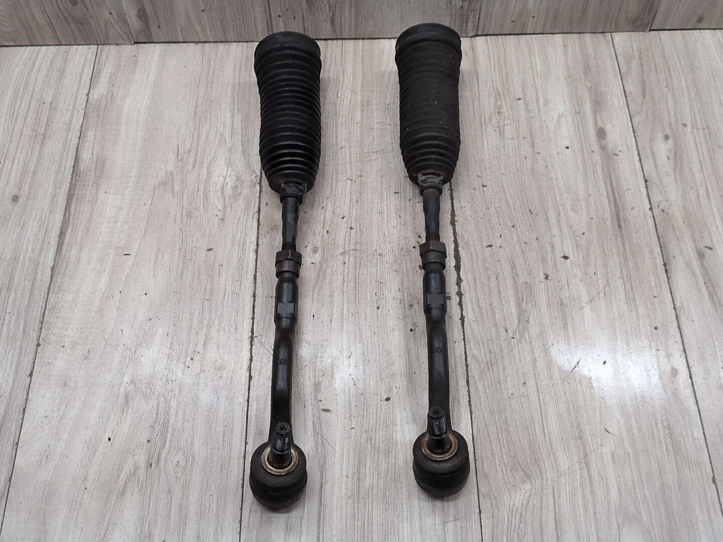 2004-2010 BMW X3 E83 Left Right Tie Rod W/ Boot SET 3444999