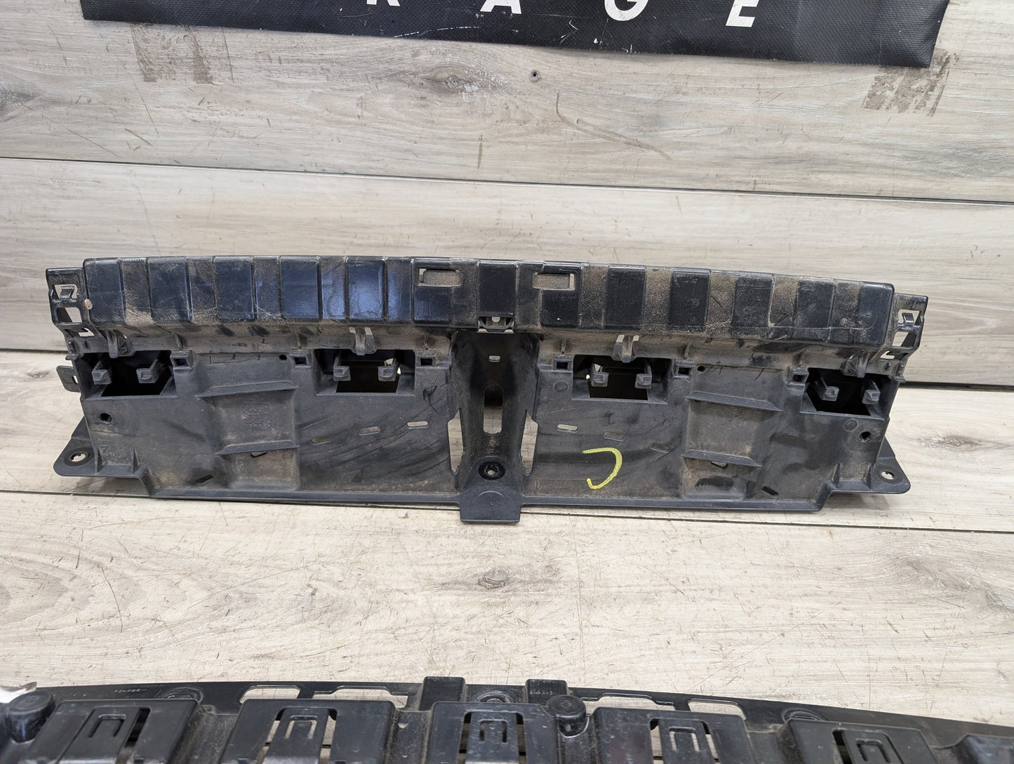 2019-2026 BMW X5 G05 Rear Center Middle Bumper Guide Support Brackets SET 7420650