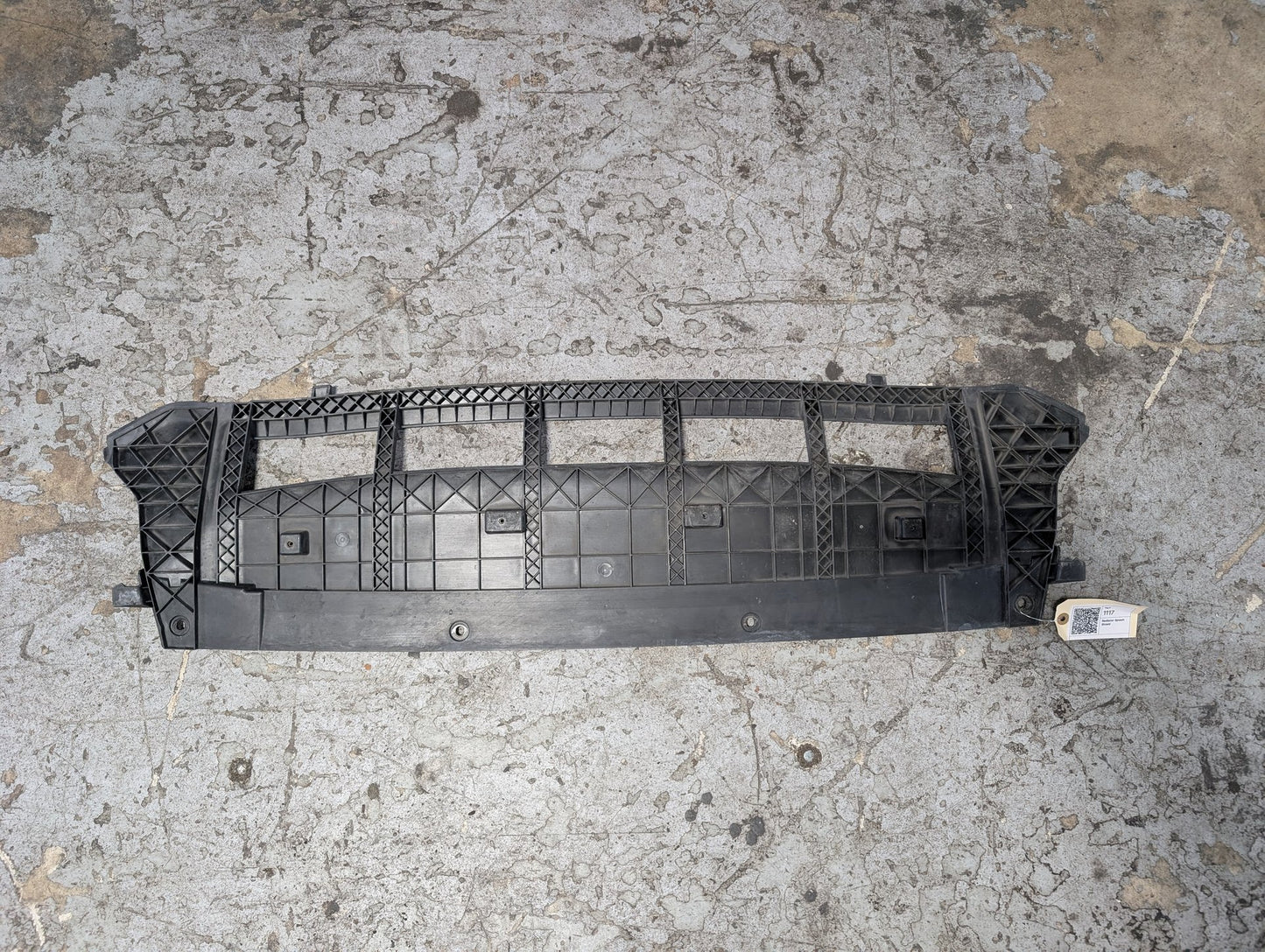 2009 - 2017 Audi Q5 8R Front Middle Center Bumper Cover Grille 8R0807233C EA888