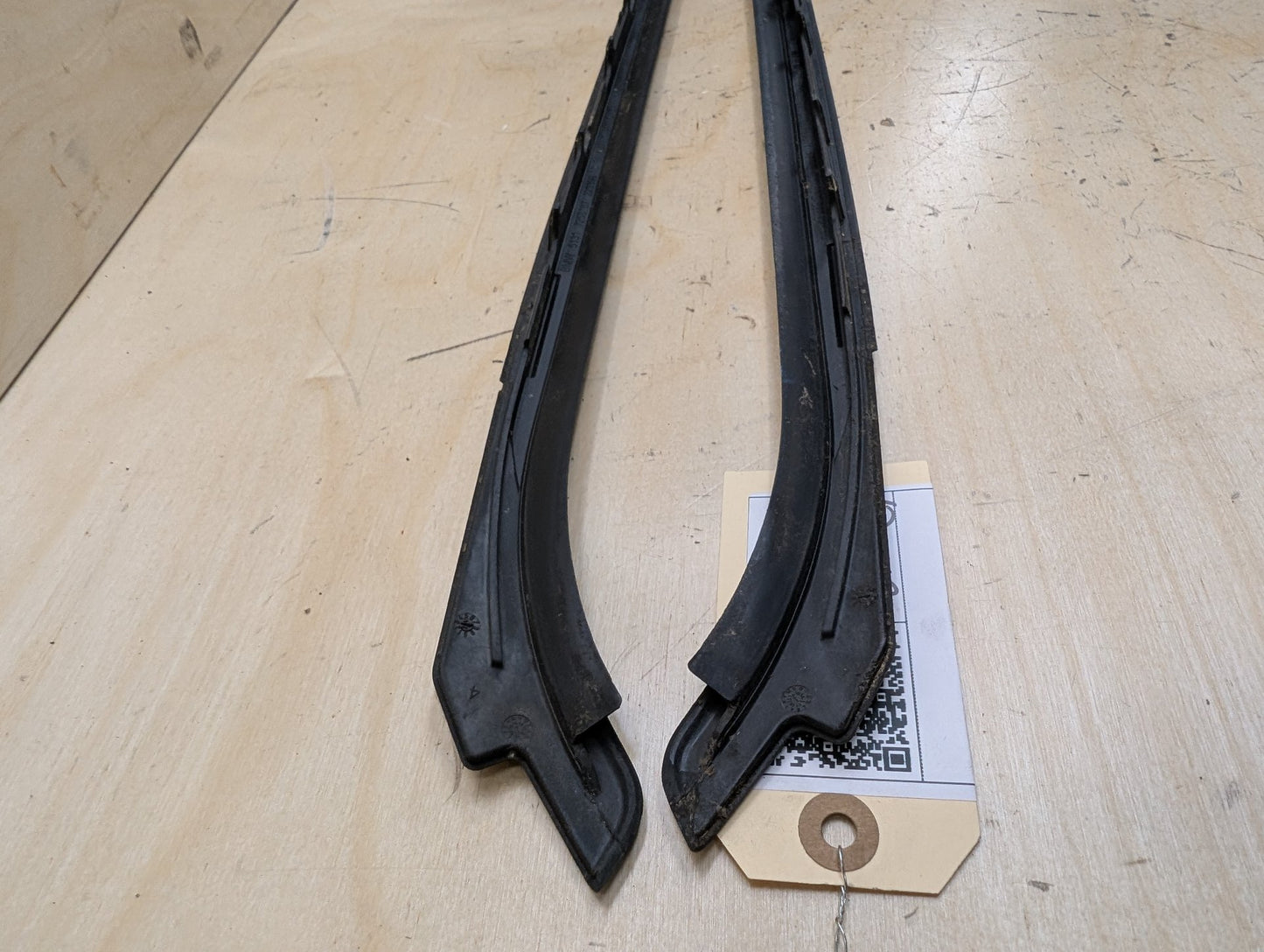 2012-2018 BMW 328i F30 Front Left Right Side Windshield Drip Trim Molding SET 7258187