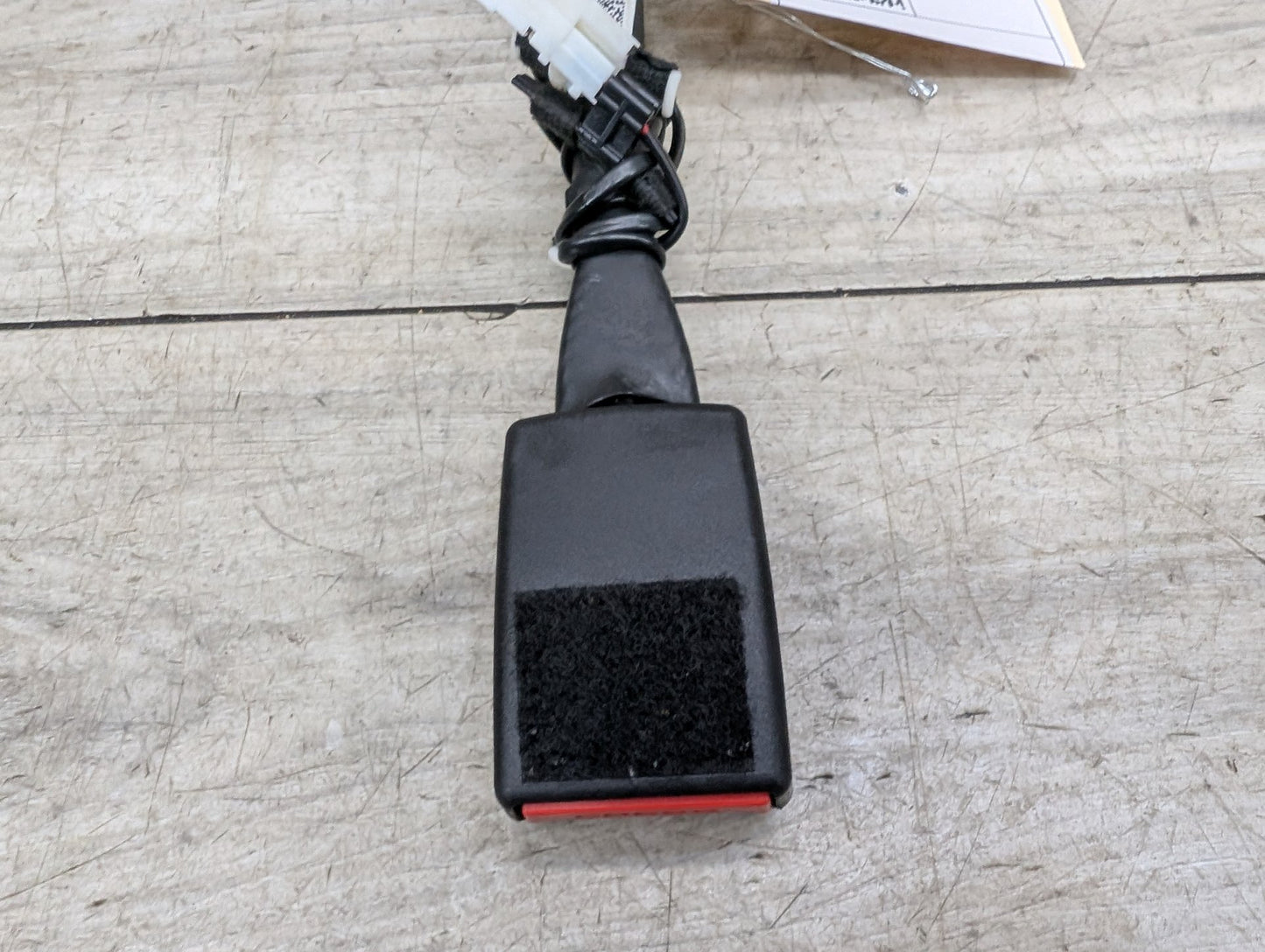 OEM BMW F90 G11 G12 G30 530 540 M550 750 M5 Front Left or Right Seatbelt Buckle