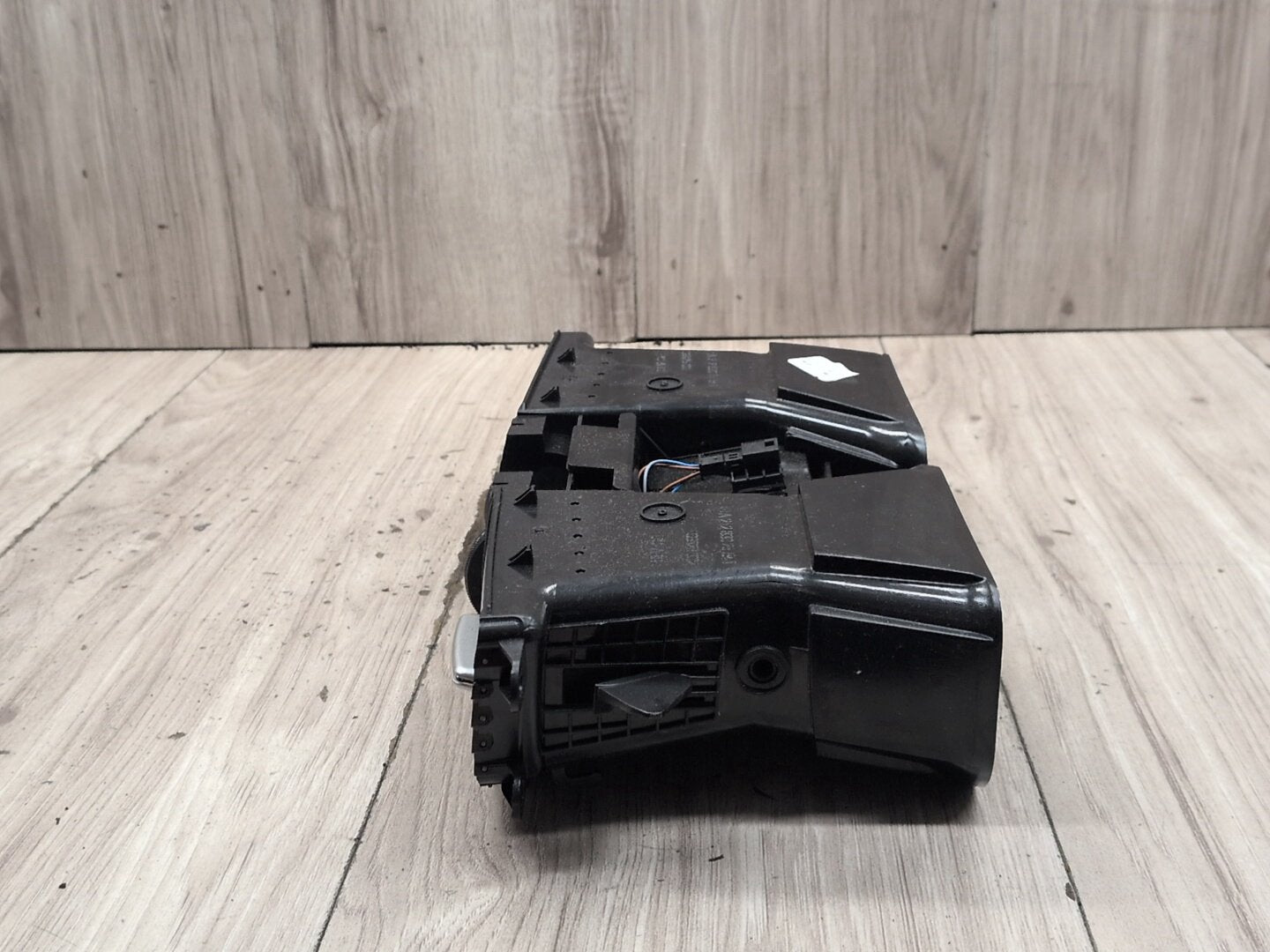 2009-2012 Mercedes-Benz E550 W212 Dashboard Dash Board Middle Center Air Vent A2128302554 OEM